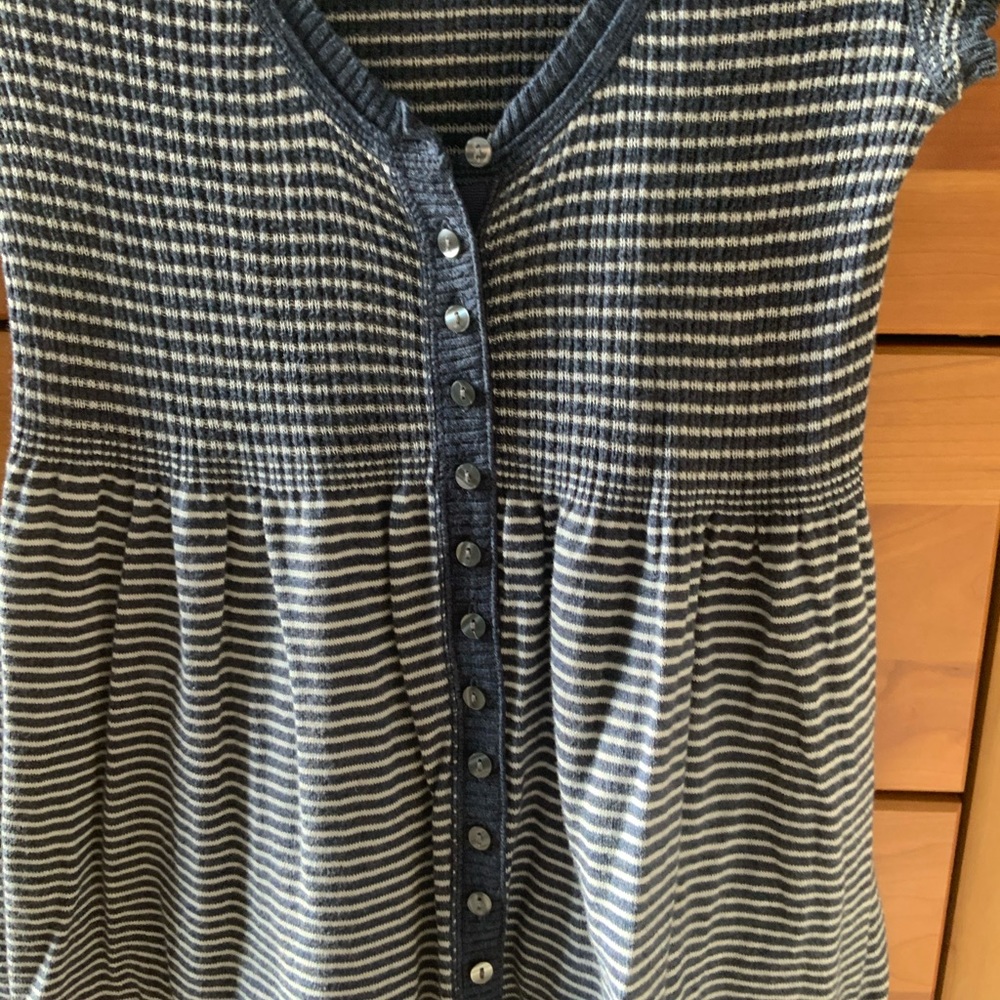 Bottom Down Aberombie Fitch sweater top